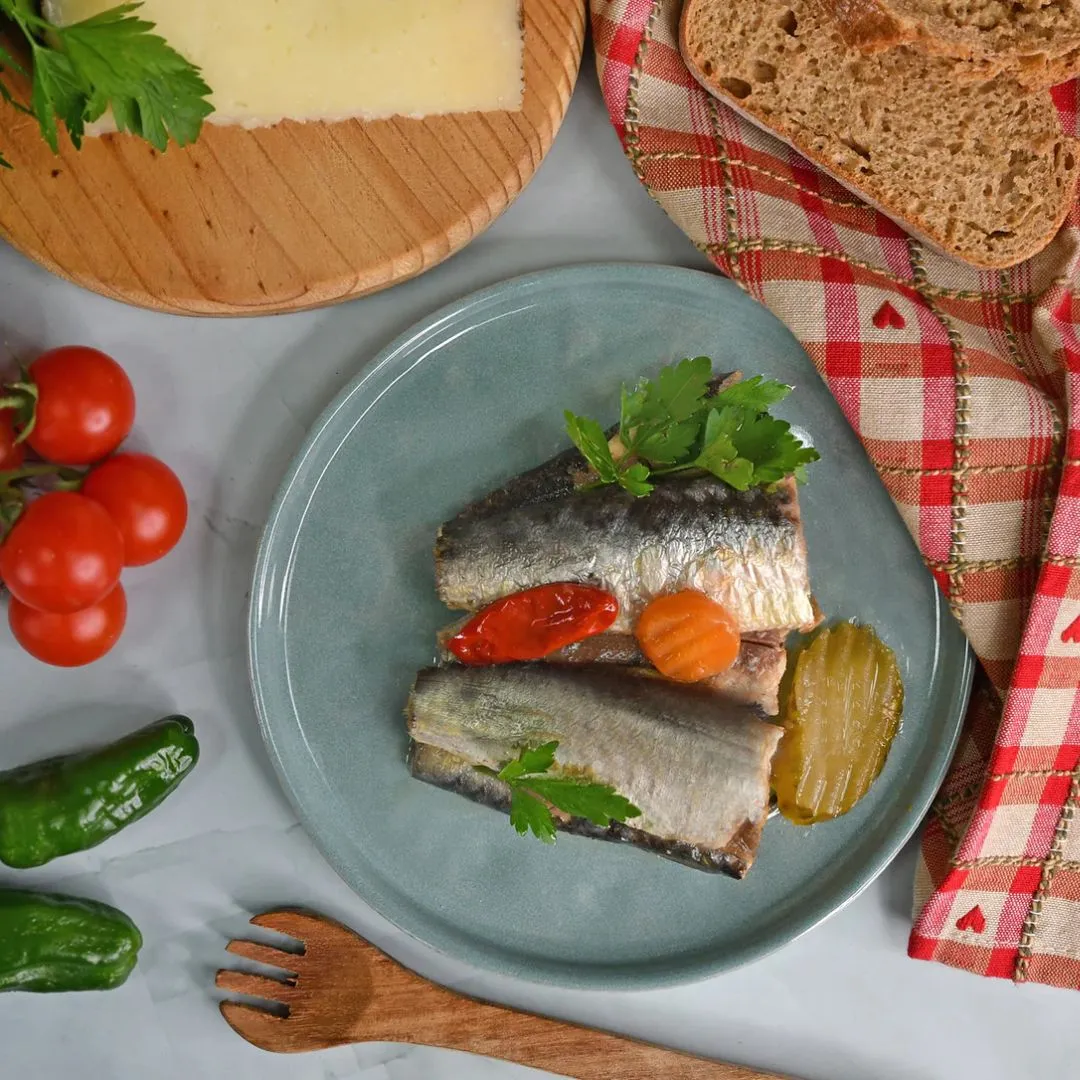 Minerva Gourmet Sardines in Spiced Olive Oil with Pickles