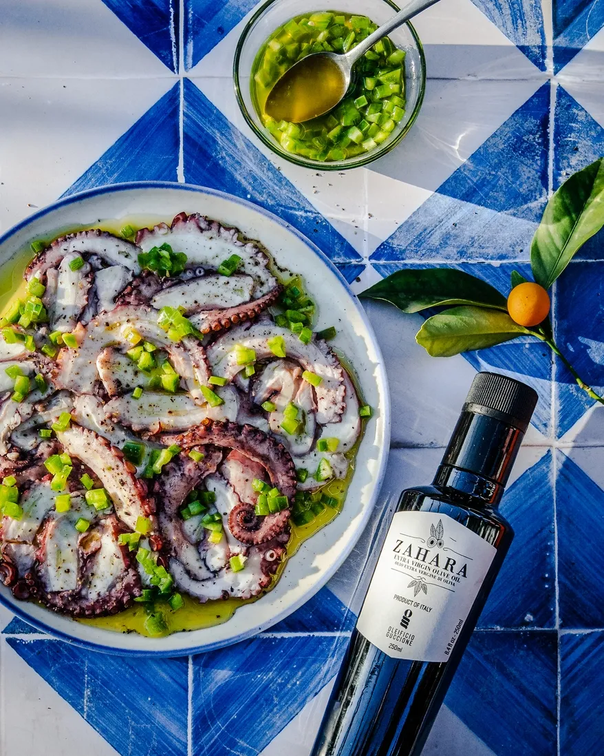 Zahara Extra Virgin Olive Oil from Sicily, 16.9 Fl oz Bottle