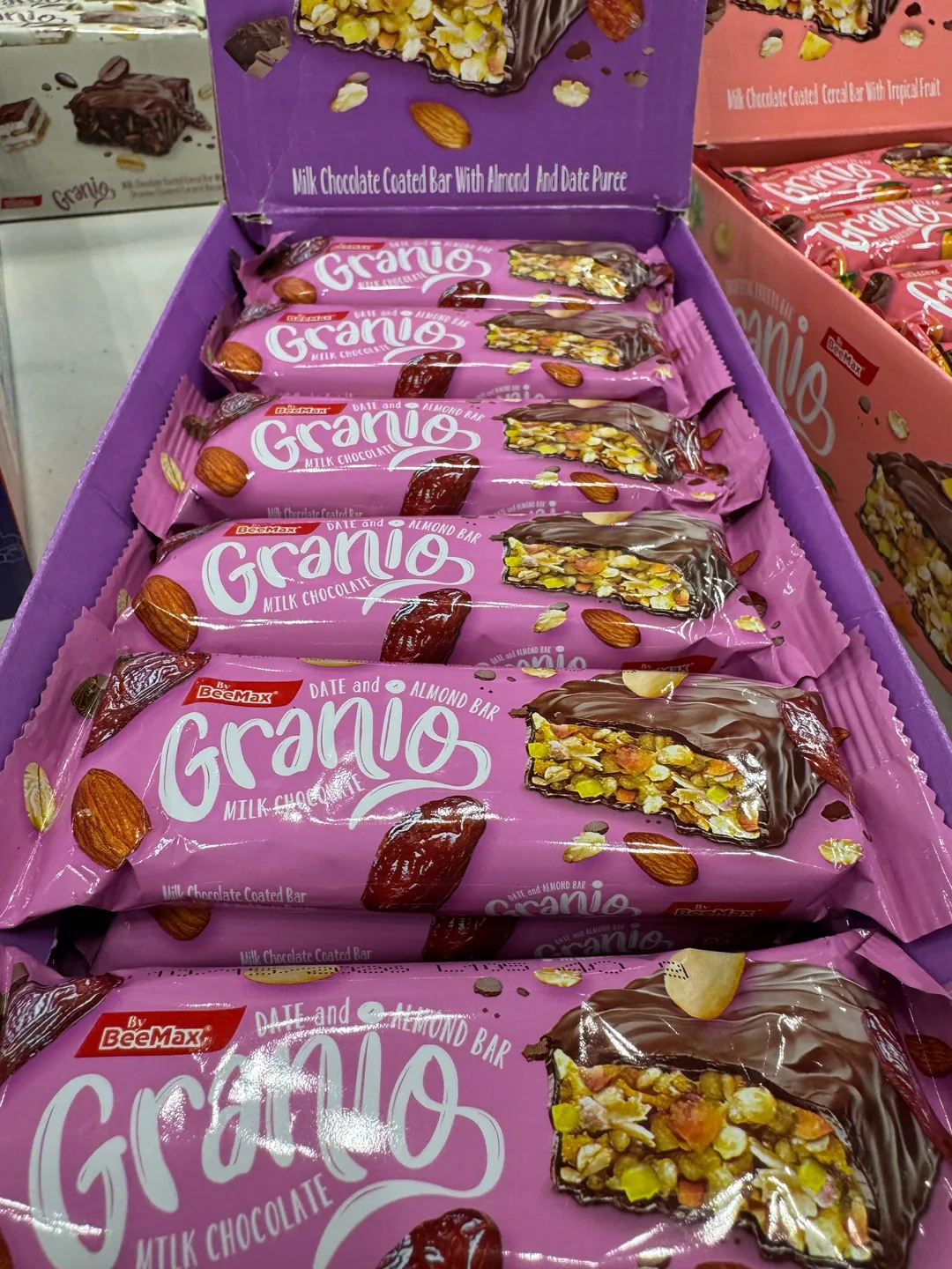 Beemax Granio Milk Chocolate Cereal Bar with Almond & Date