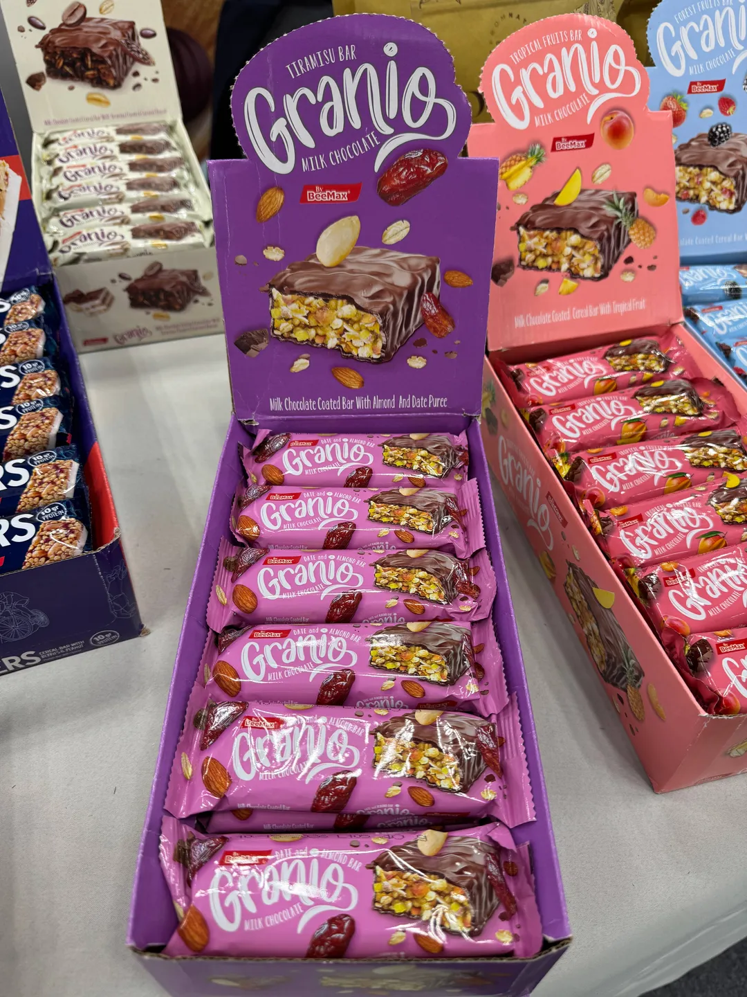 Beemax Granio Milk Chocolate Cereal Bar with Almond & Date