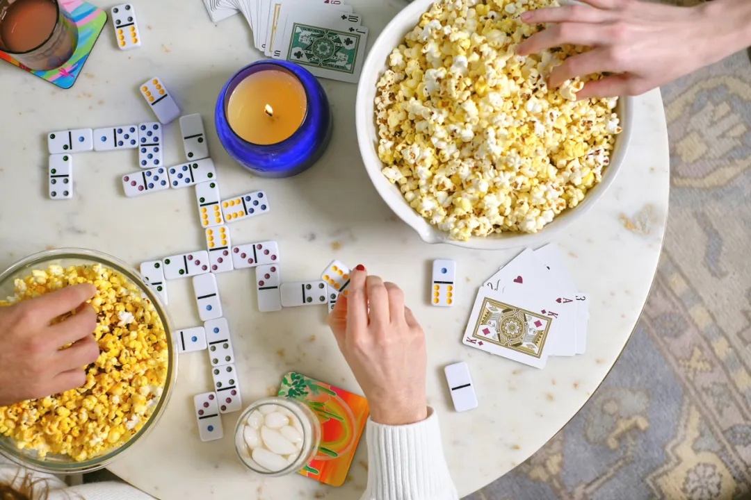1lb Bag of Medium Yellow Popcorn