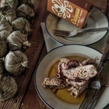 Ati Manel Octopus In Garlic Sauce, 110g