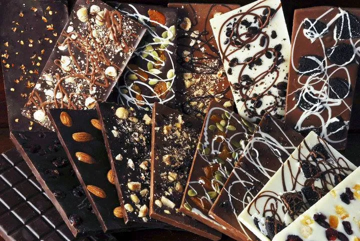 Almond Gourmet Chocolate Bars
