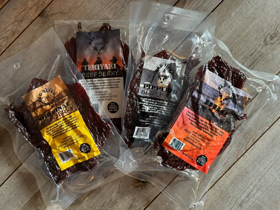 Peppered Beef Jerky | Sliced Hand Torn Pieces | 3oz Packs