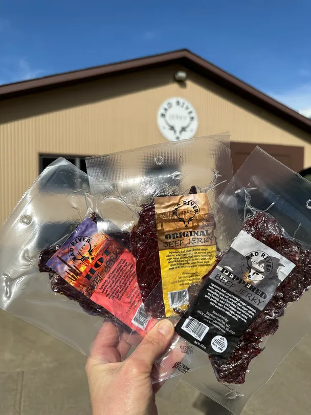 Peppered Beef Jerky | Sliced Hand Torn Pieces | 3oz Packs