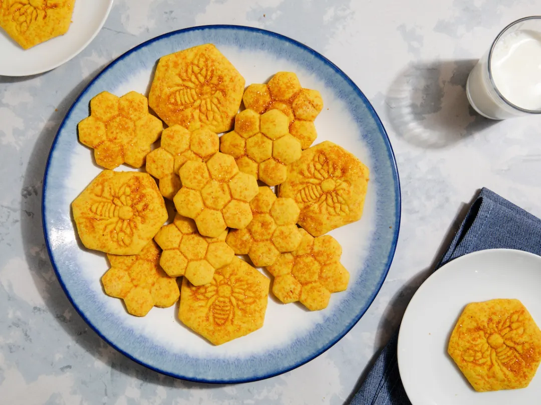 Hexagon Honeycomb Cookies - Pollination DIY Baking Kit