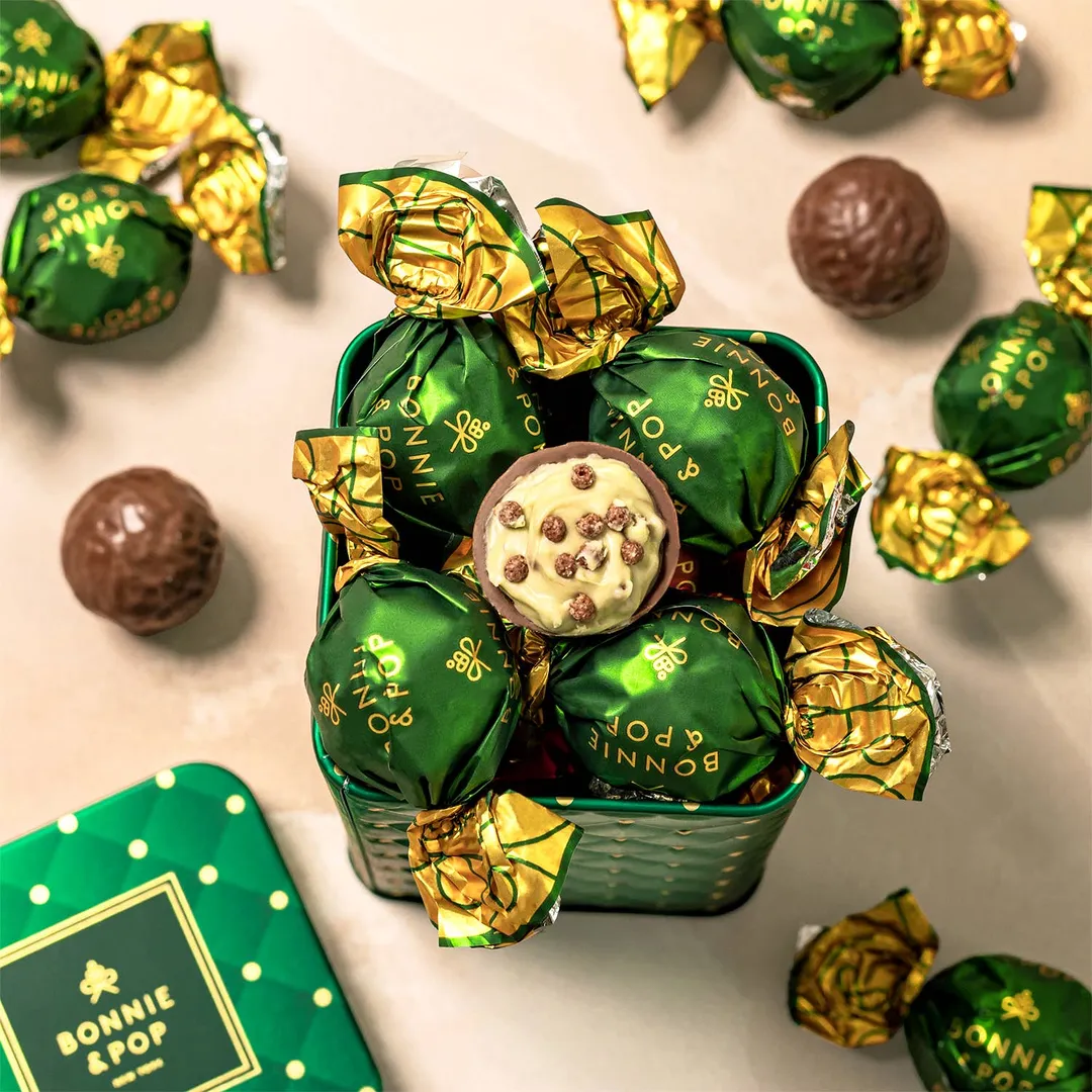 Luxury Chocolate Tins– Gourmet Chocolate Assortment, Premium Milk & Dark Chocolate Bonbons in Elegant Keepsake Tins