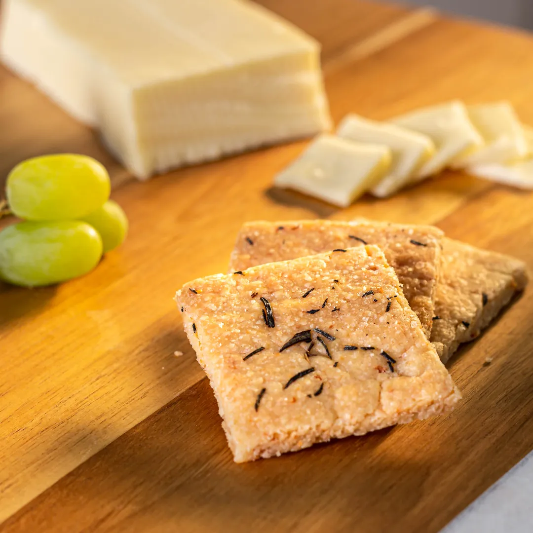 Italian Cookie Brittle – Rosemary Parmesan | Snack Pack