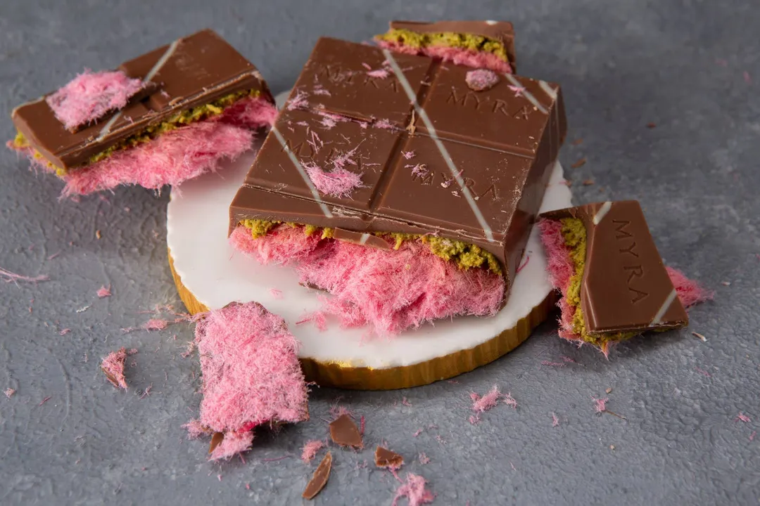 Viral Angel Hair Dubai Chocolate Bar - Pink Cotton Candy 