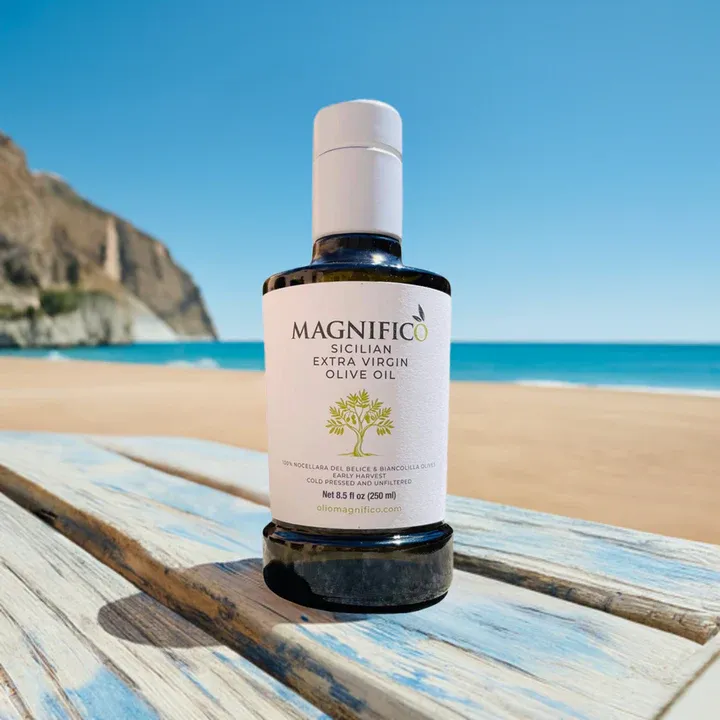 Magnifico EVOO Small Bottle - 8.5 oz (250 ml)