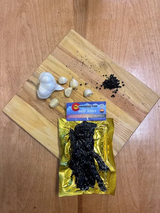 3.5 oz Giddy Up Garlic Beef Jerky