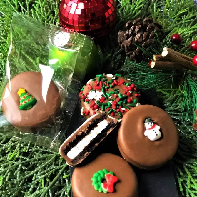 Holiday Decorated Vanilla Cream Cookie
