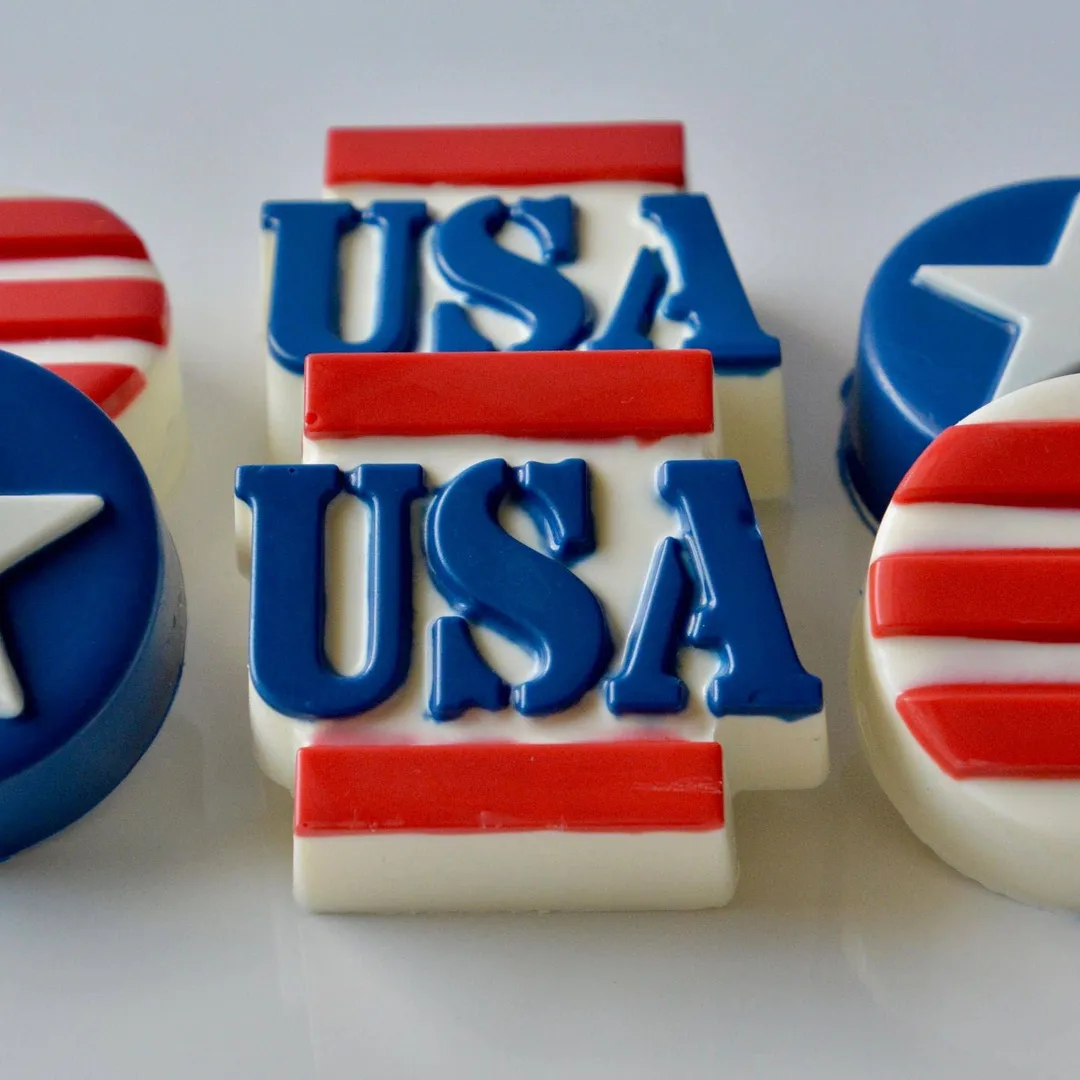 American Themed Chocolate Covered Oreos