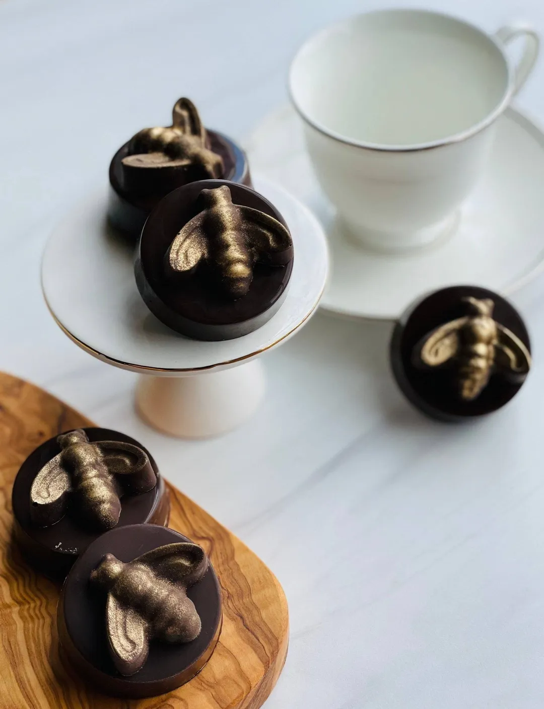 Bee Chocolate Covered Oreos