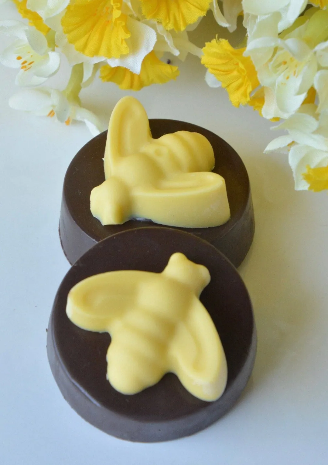 Bee Chocolate Covered Oreos