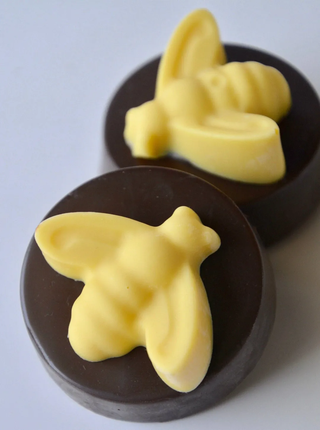 Bee Chocolate Covered Oreos