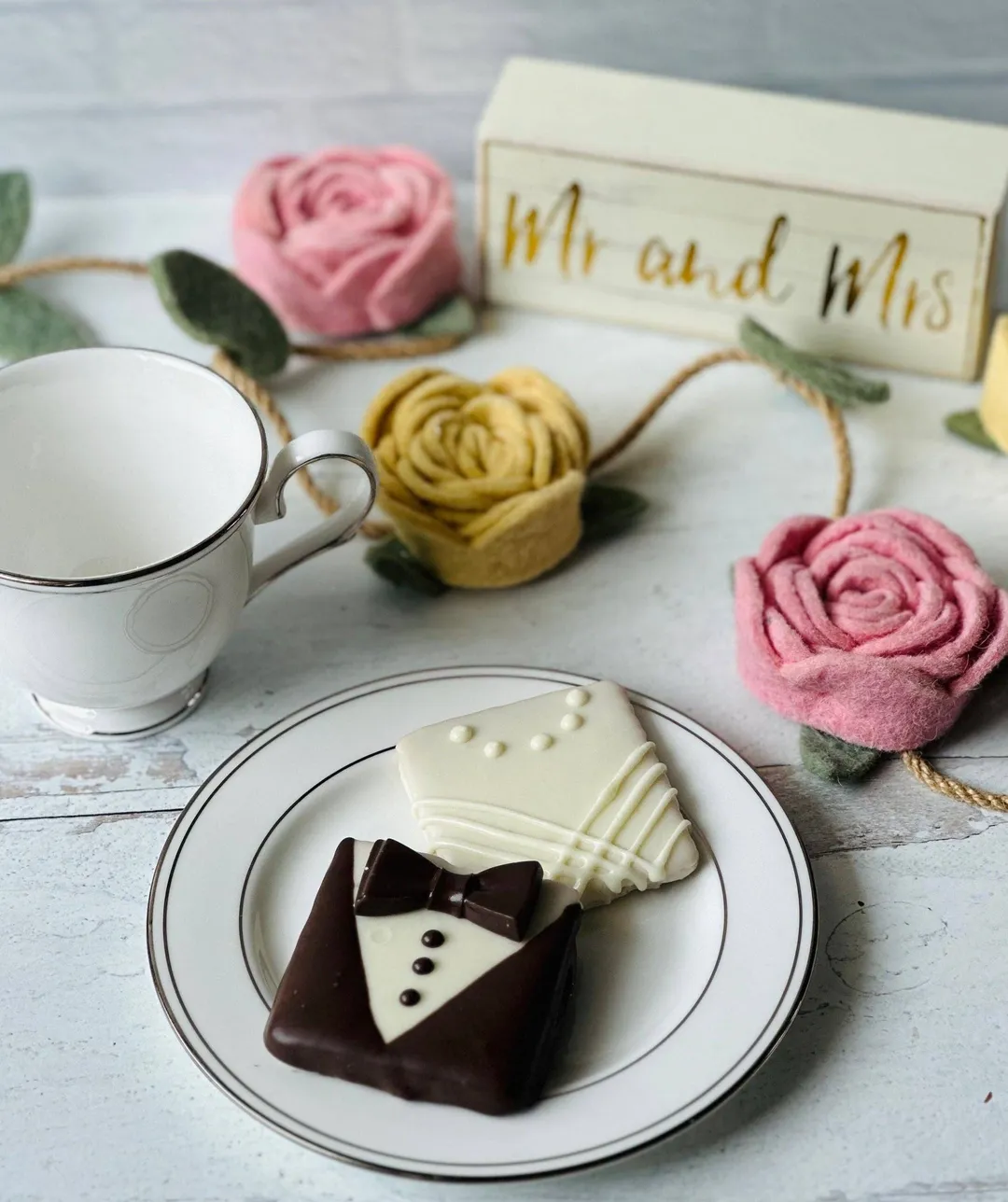 Bride & Groom Chocolate Covered Graham Crackers 