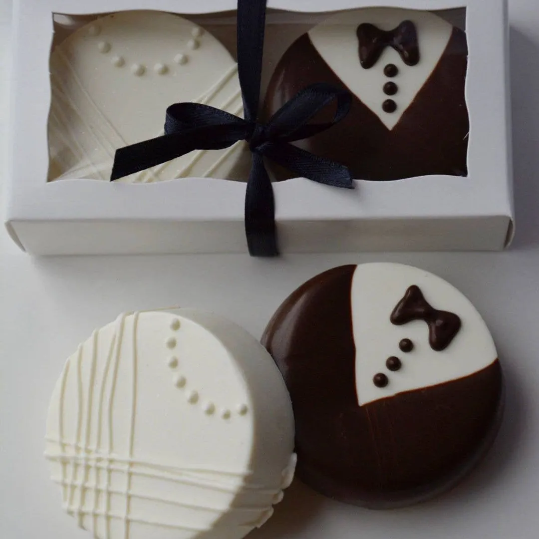 Bride & Groom Chocolate Covered Oreos (Set of 2)