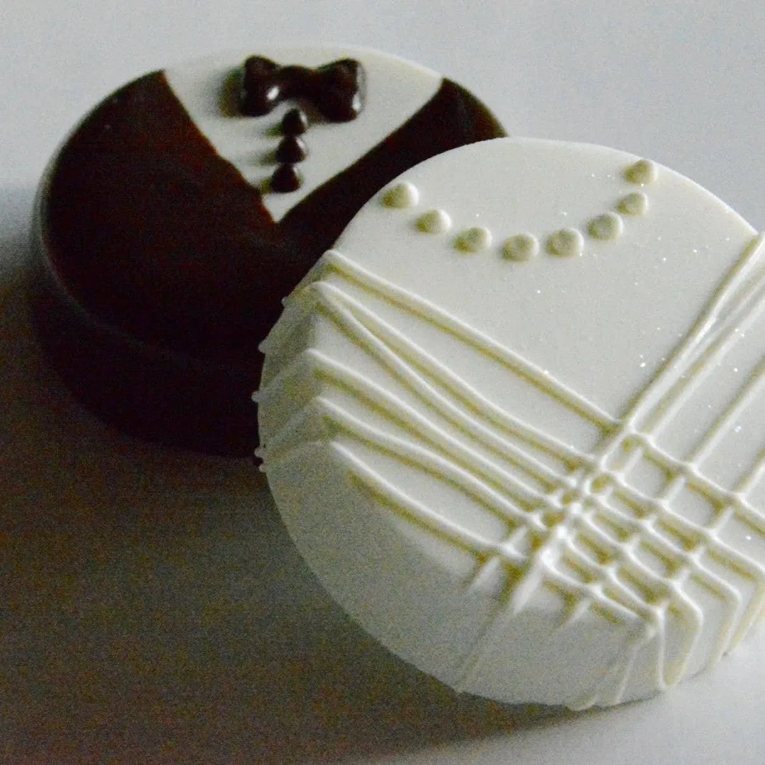 Bride & Groom Chocolate Covered Oreos (Set of 2)