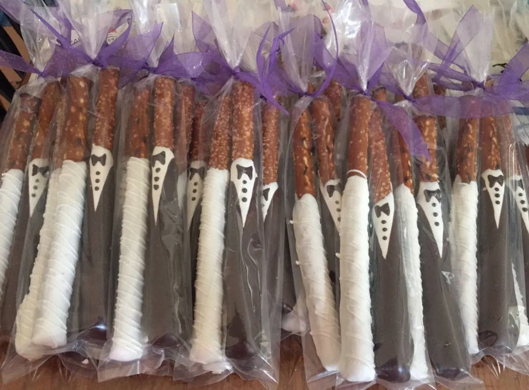 Bride & Groom Chocolate Covered Pretzels Pretzels (Set of 2)
