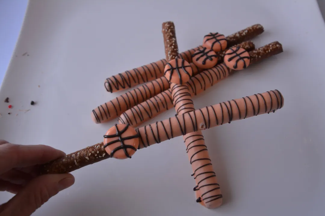 Chocolate Covered Basketball Pretzels (1 per pack)