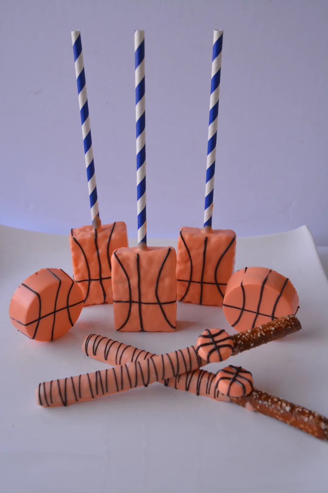 Chocolate Covered Basketball Pretzels (1 per pack)