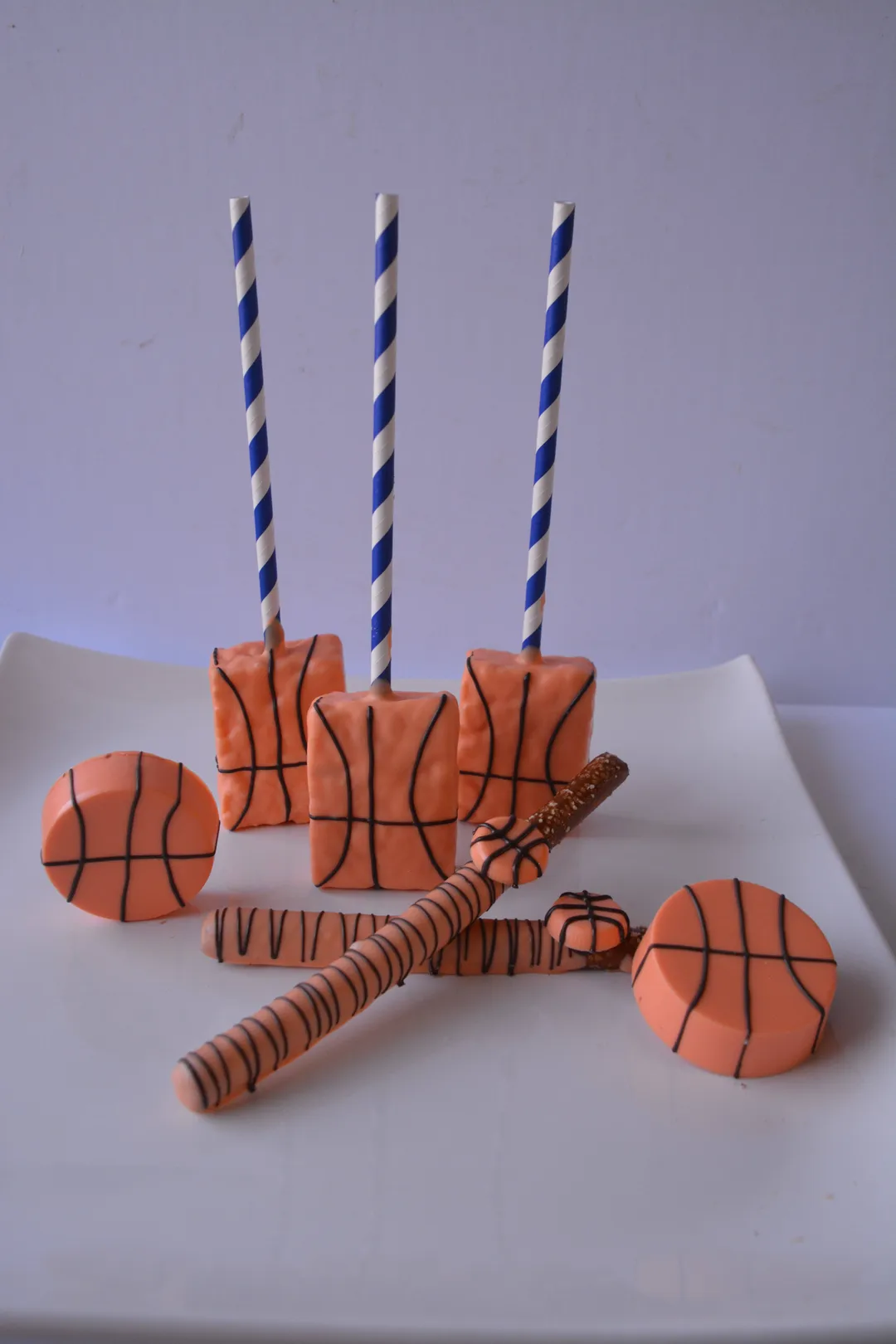 Chocolate Covered Basketball Pretzels (1 per pack)