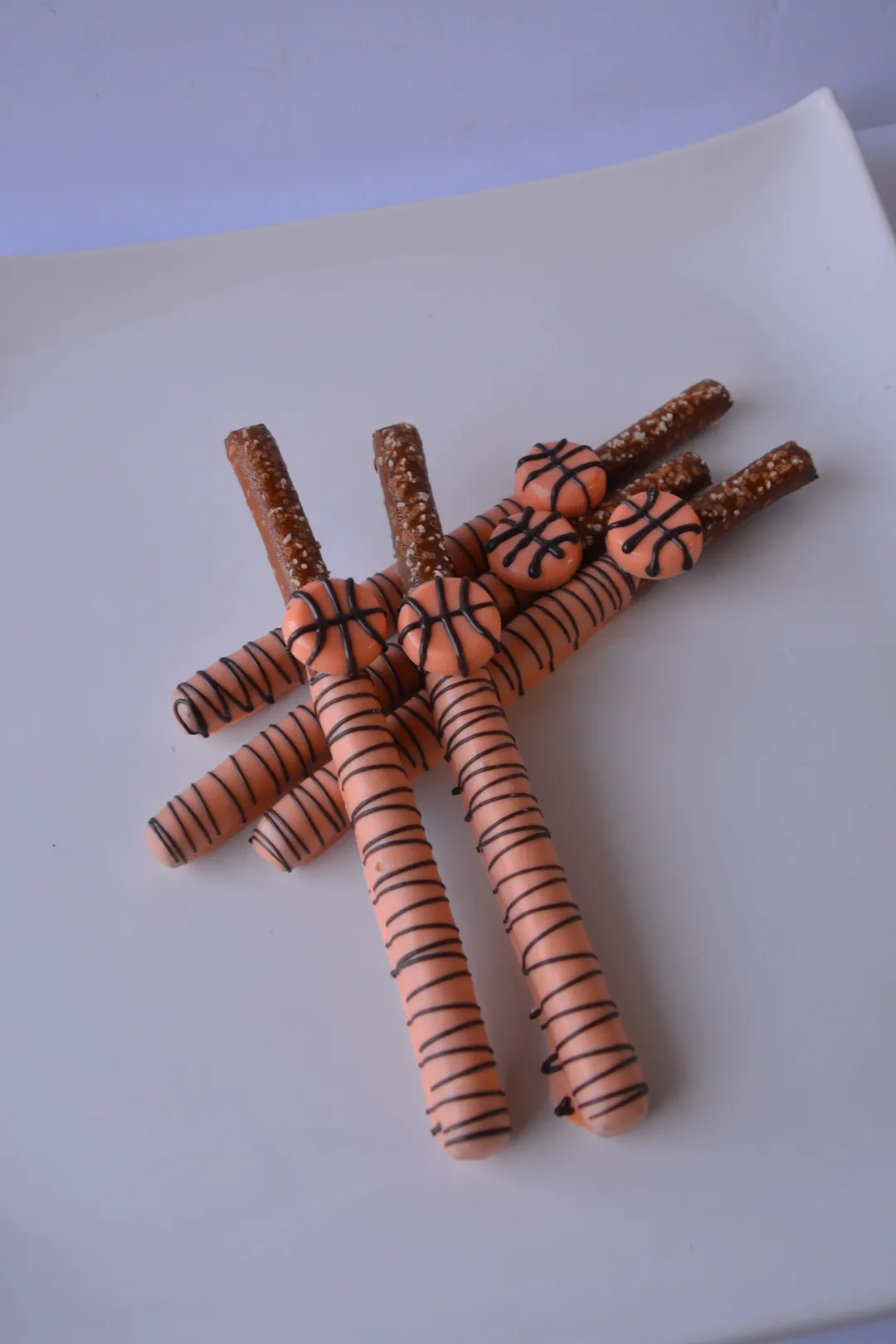 Chocolate Covered Basketball Pretzels (1 per pack)