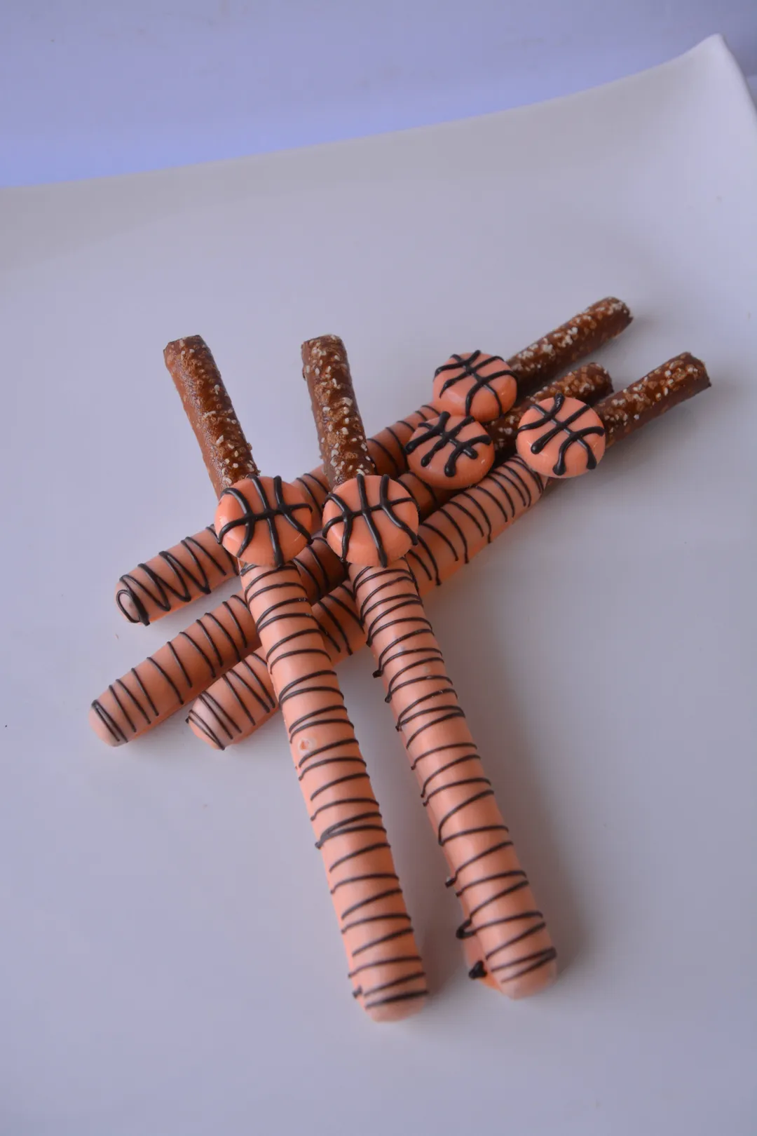 Chocolate Covered Basketball Pretzels (1 per pack)