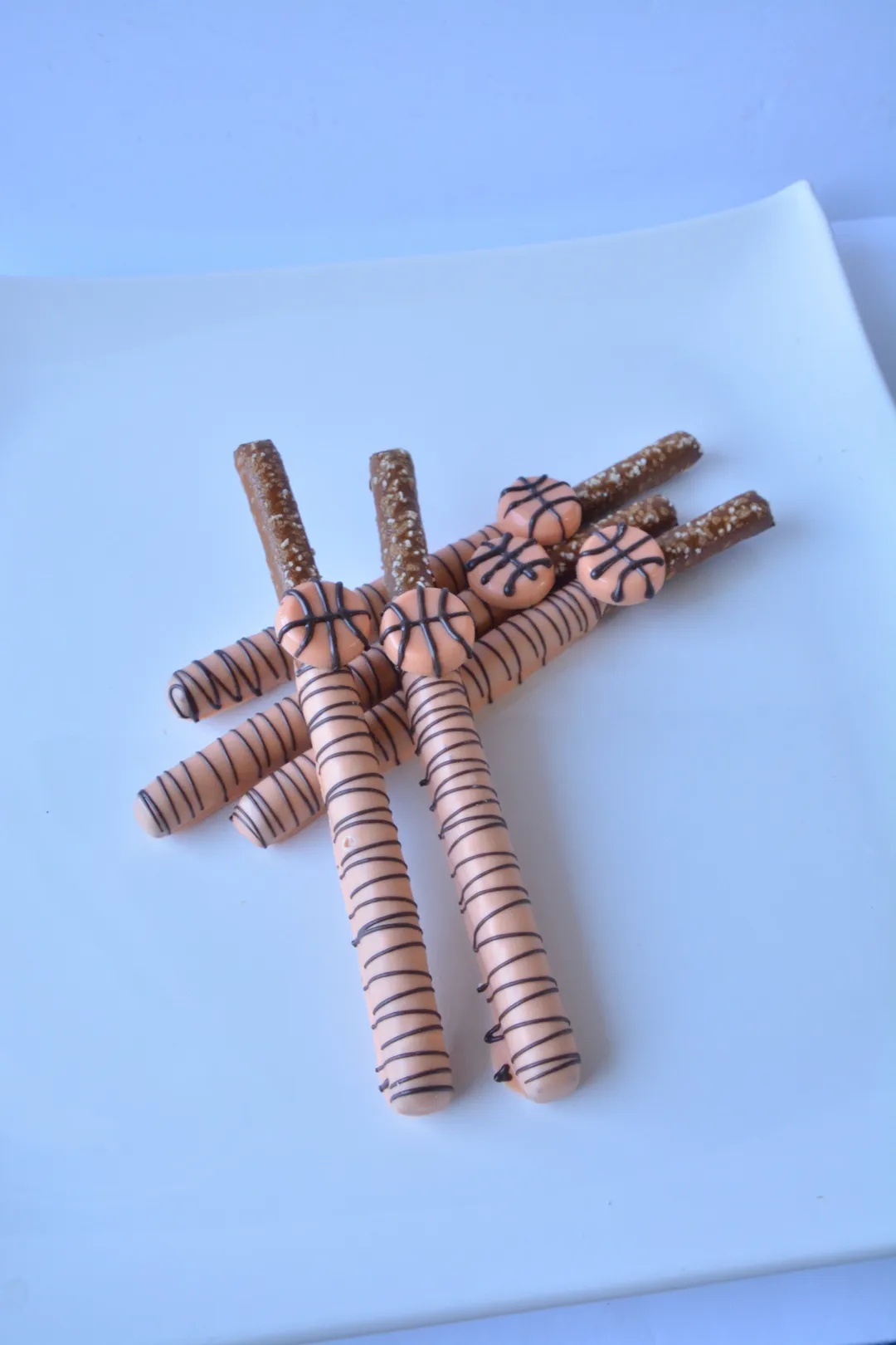 Chocolate Covered Basketball Pretzels (1 per pack)