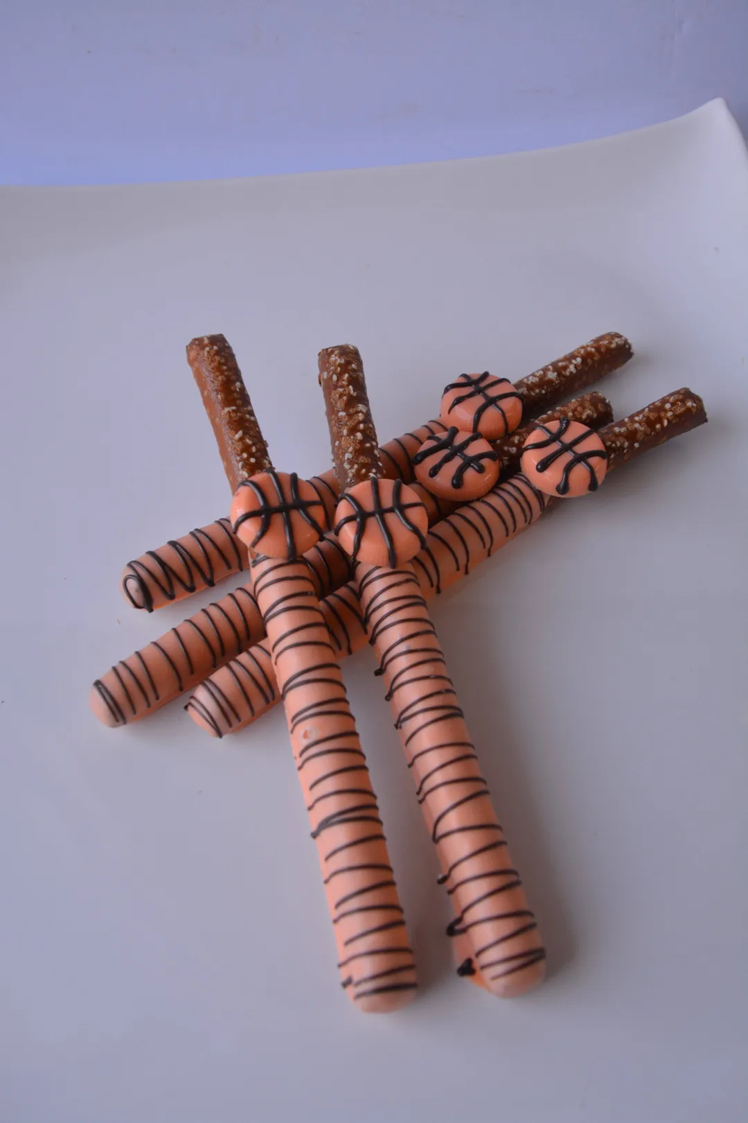 Chocolate Covered Basketball Pretzels (1 per pack)