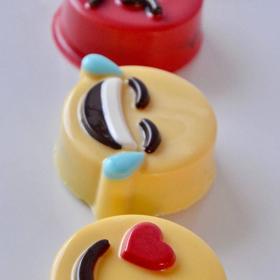 Chocolate Covered Emoji Oreos (set of 4)