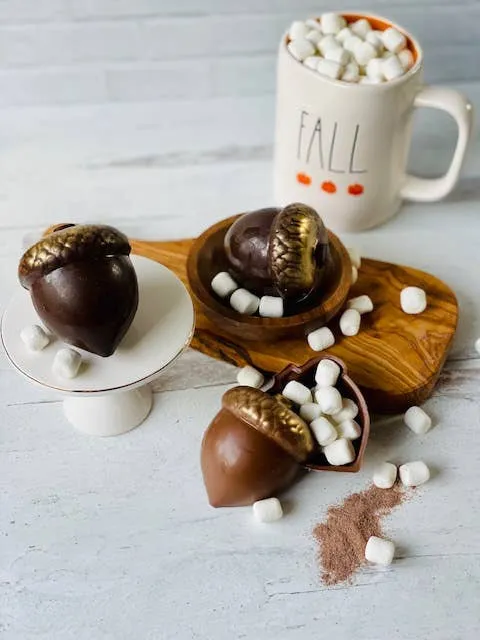 Hot Cocoa Bomb Acorn