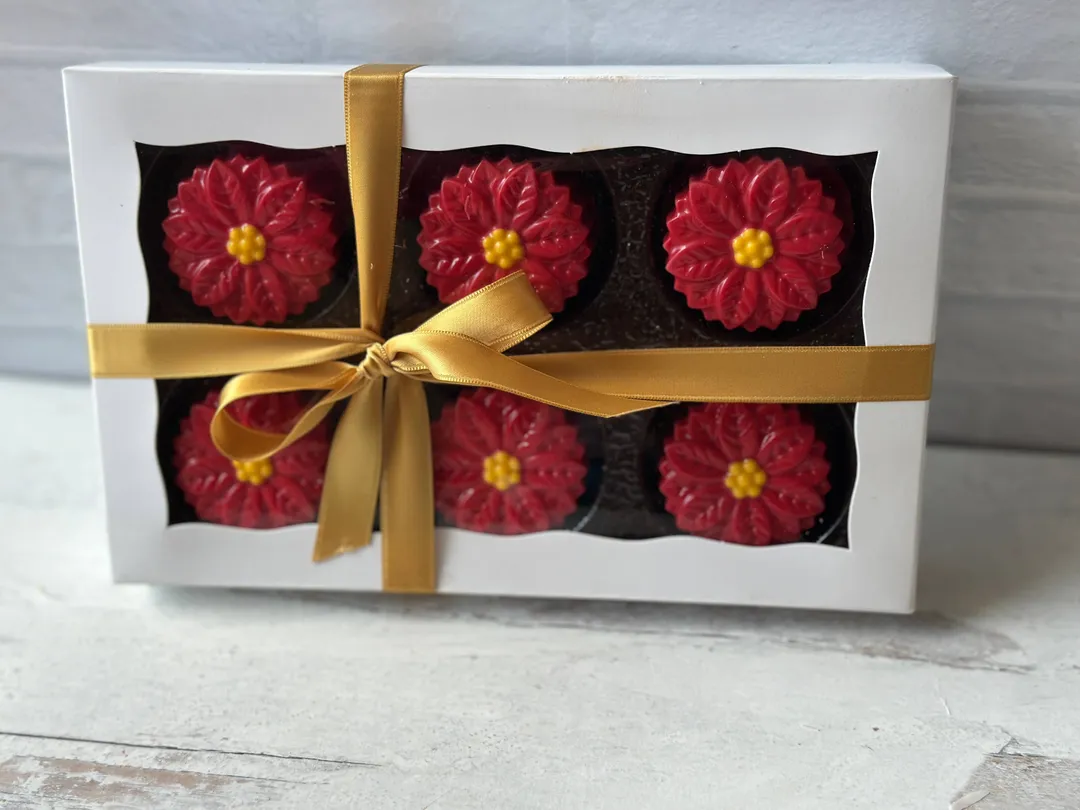 Poinsettia Chocolate Covered Oreos
