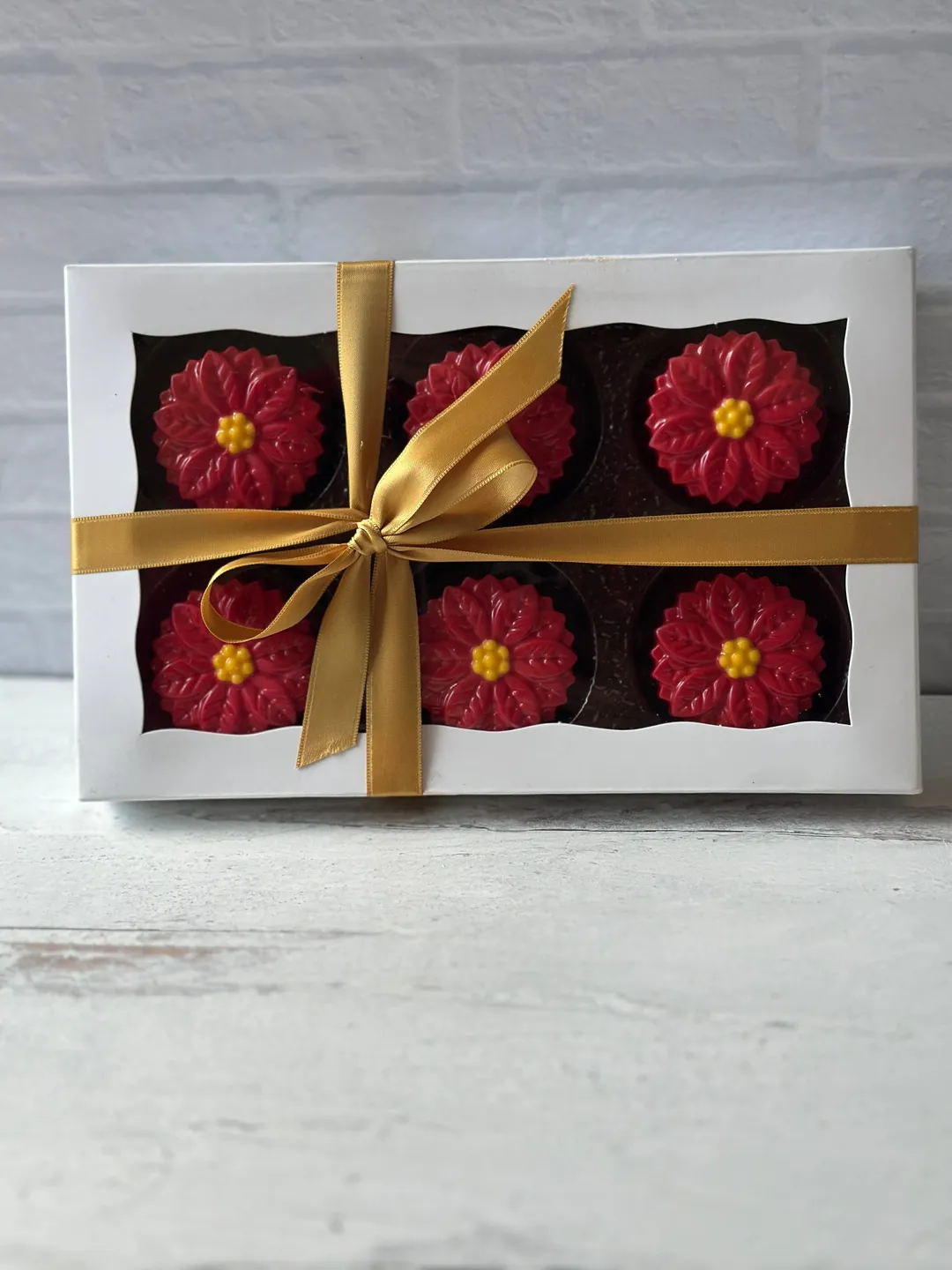 Poinsettia Chocolate Covered Oreos