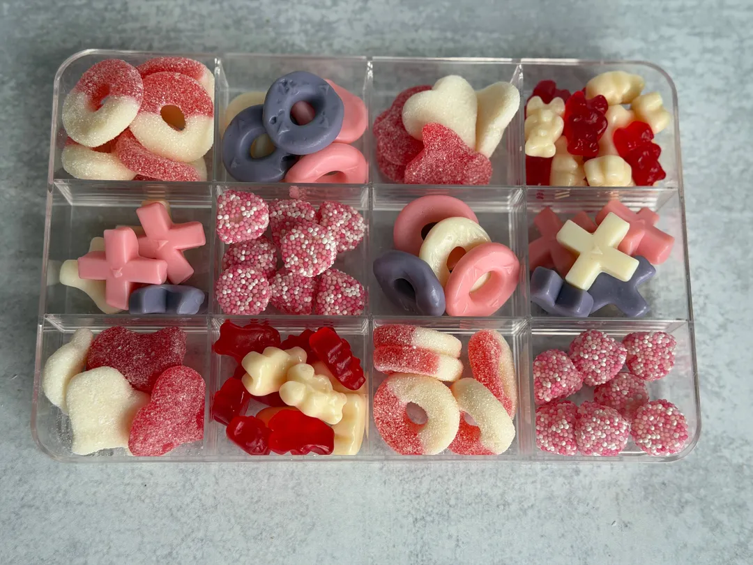 Valentines Snackle Gummy Box