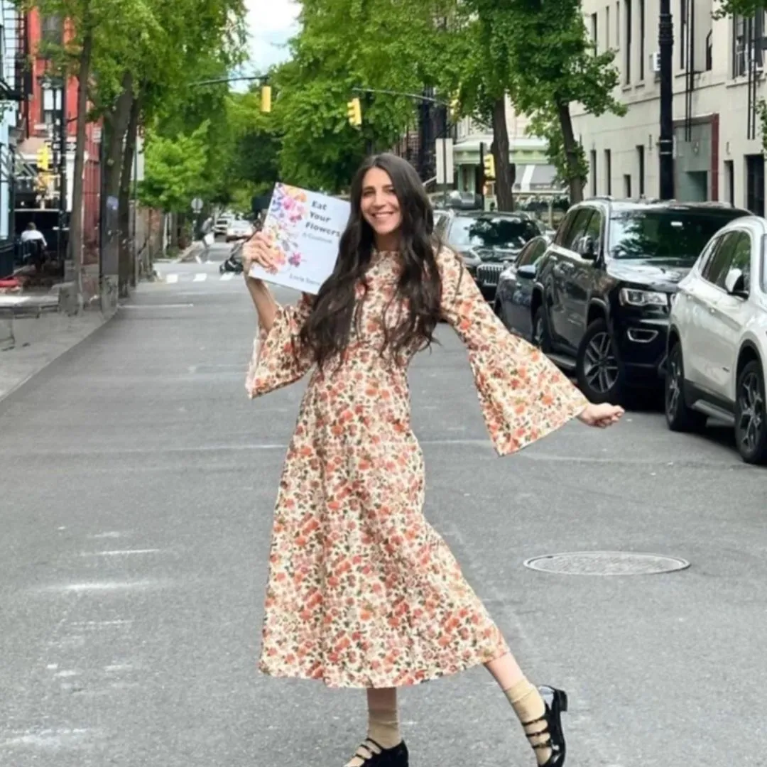 Eat Your Flowers, A Cookbook By Loria Stern
