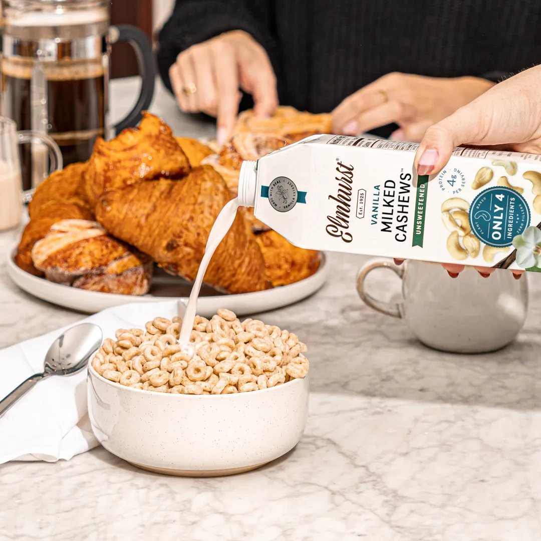 NEW Unsweetened Vanilla Cashew Milk, 32oz [6-Pack]