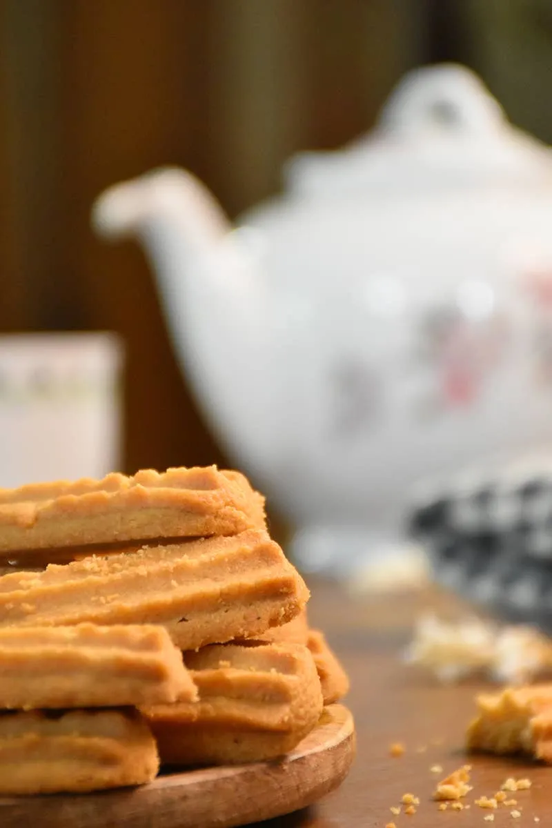 Crumiri Cookies - Classic & Chocolate