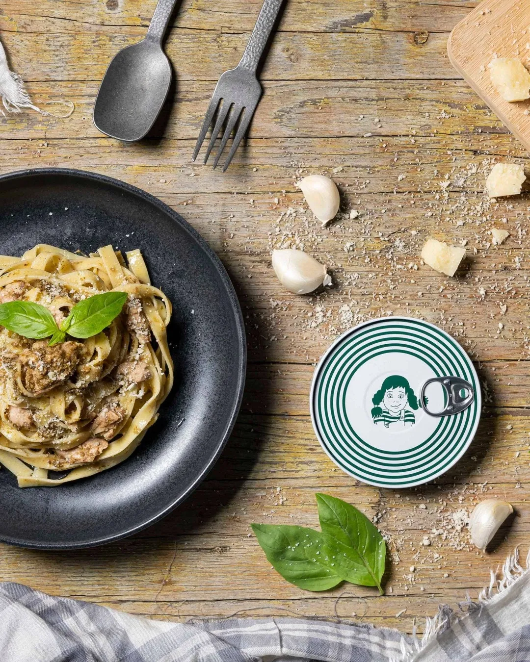 La Curiosa Yellowfin Tuna Belly in Pesto Sauce, 4.2oz