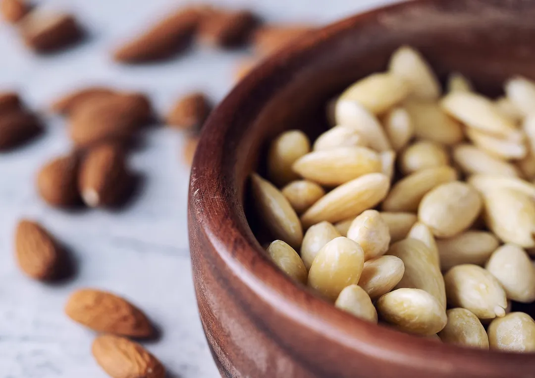 Blanched Whole Almonds – Raw, Skinless, Kosher, Raw, Keto