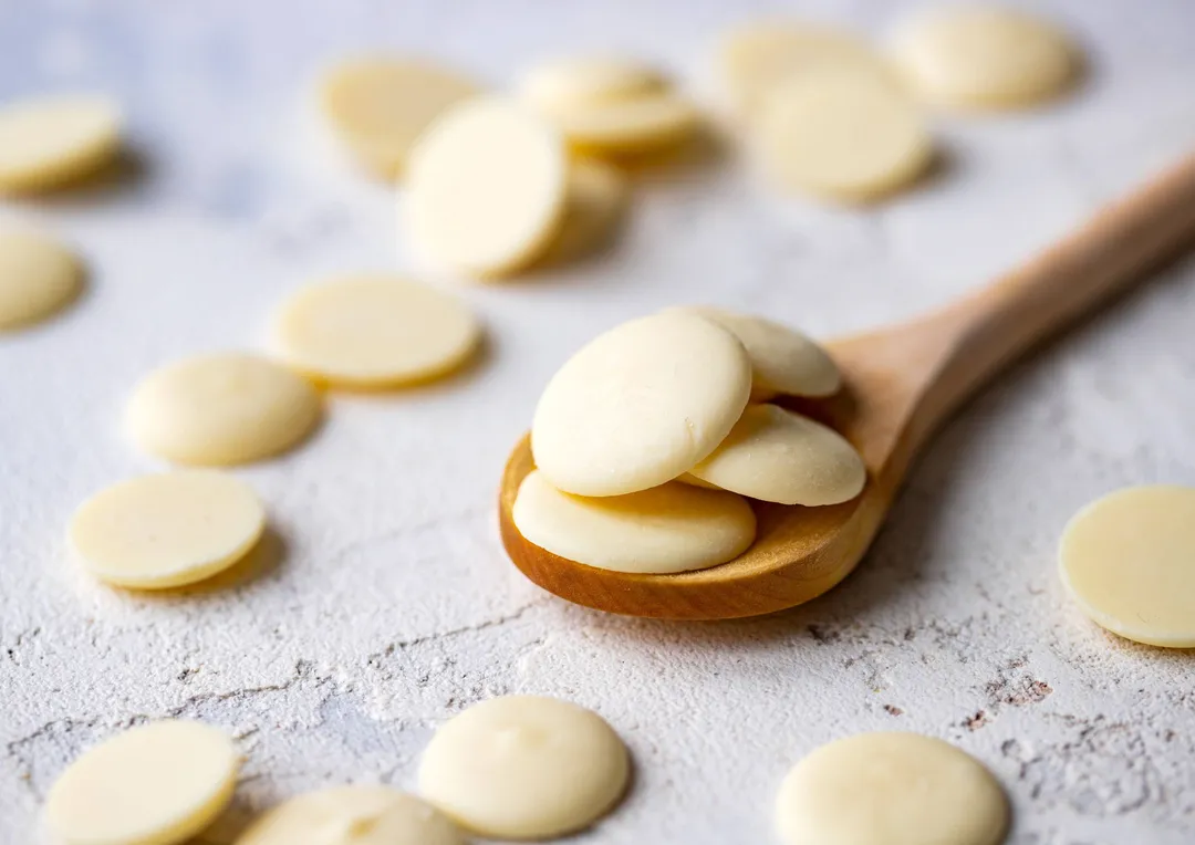 Raw Cacao Butter Wafers – Pure, Cold-Pressed, Unfiltered, Unrefined, Non-Deodorized, Kosher, Keto, Vegan, Sirtfood, Bulk. Great for Cooking, Baking, Hot White Chocolate