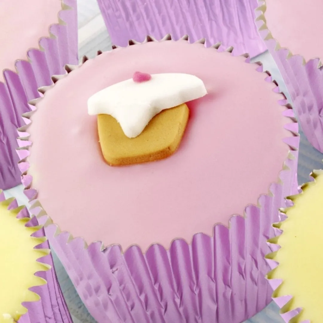 Fox Run Light Pink Foil Cupcake Liners, Baking Cups, 32 count