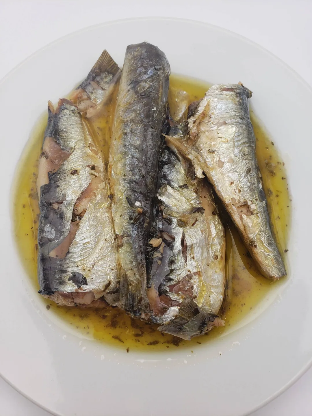 Mouette Sardines w/ Basil & Thyme in Extra Virgin Olive Oil