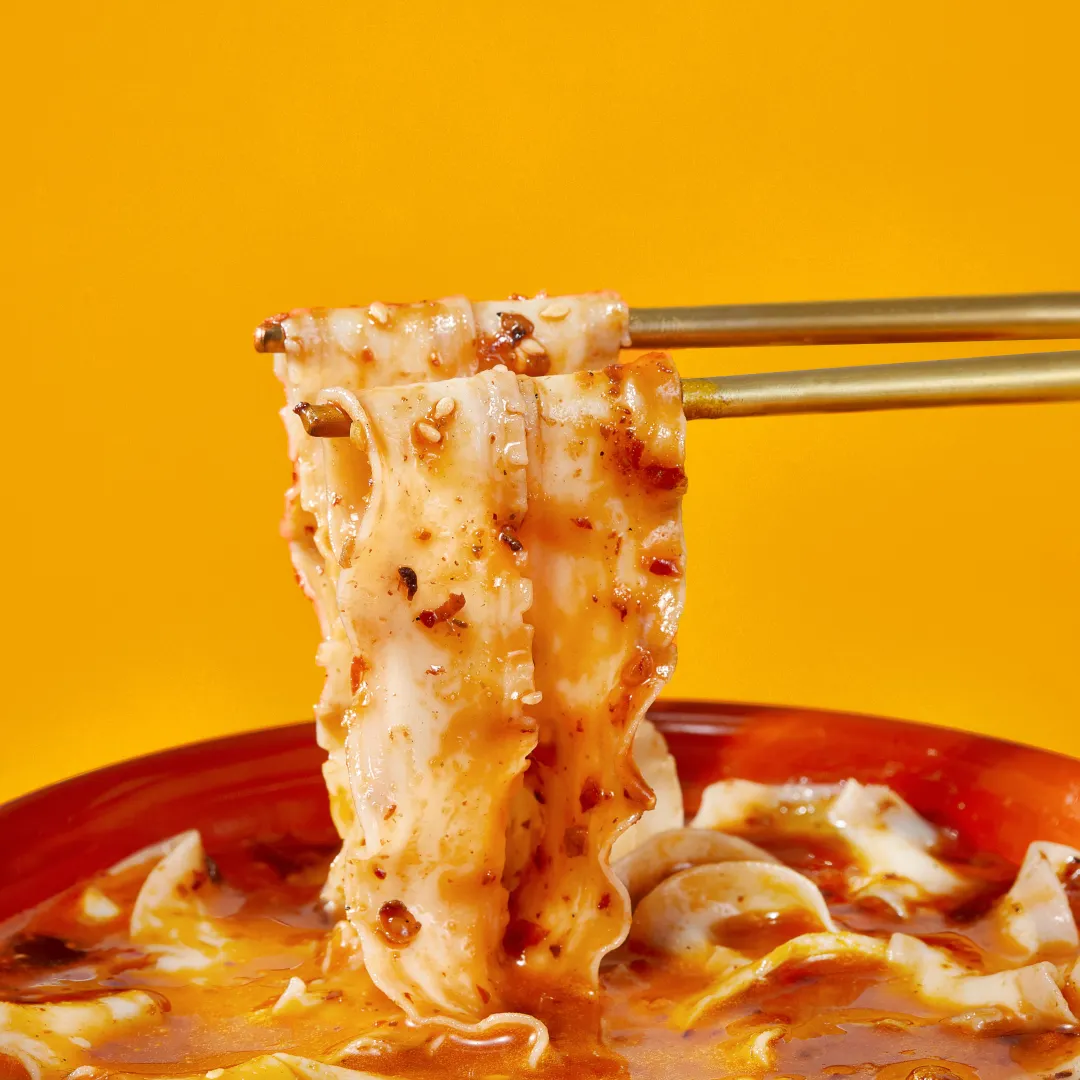 Spicy Hotpot Thick Cut Noodles 