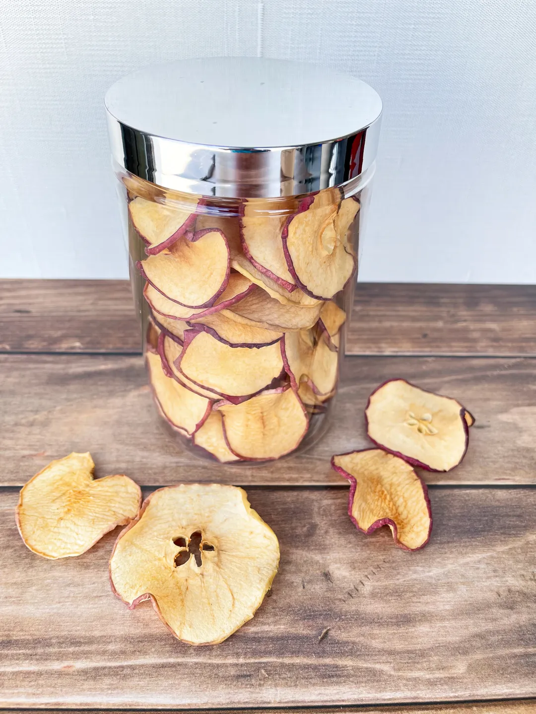 Dehydrated Fruit Cocktail Garnishes - Decorative Plastic Jar (Dehydrated Apples)