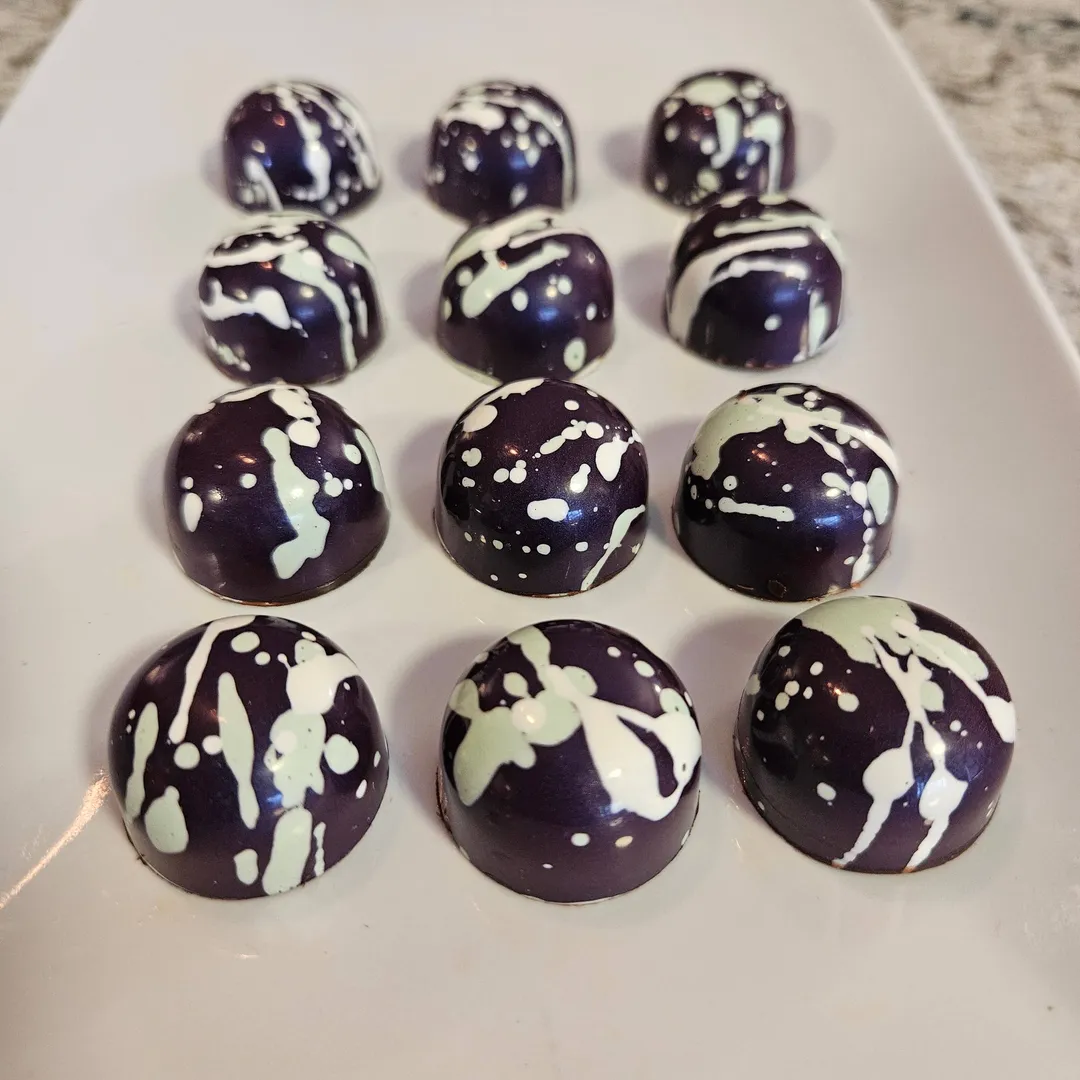 Black Ice - Bulk BonBons 12 piece Tray 