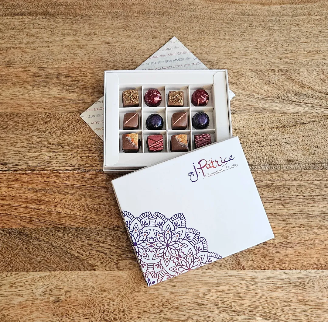 Classic Collection - 12 Piece BonBon Box