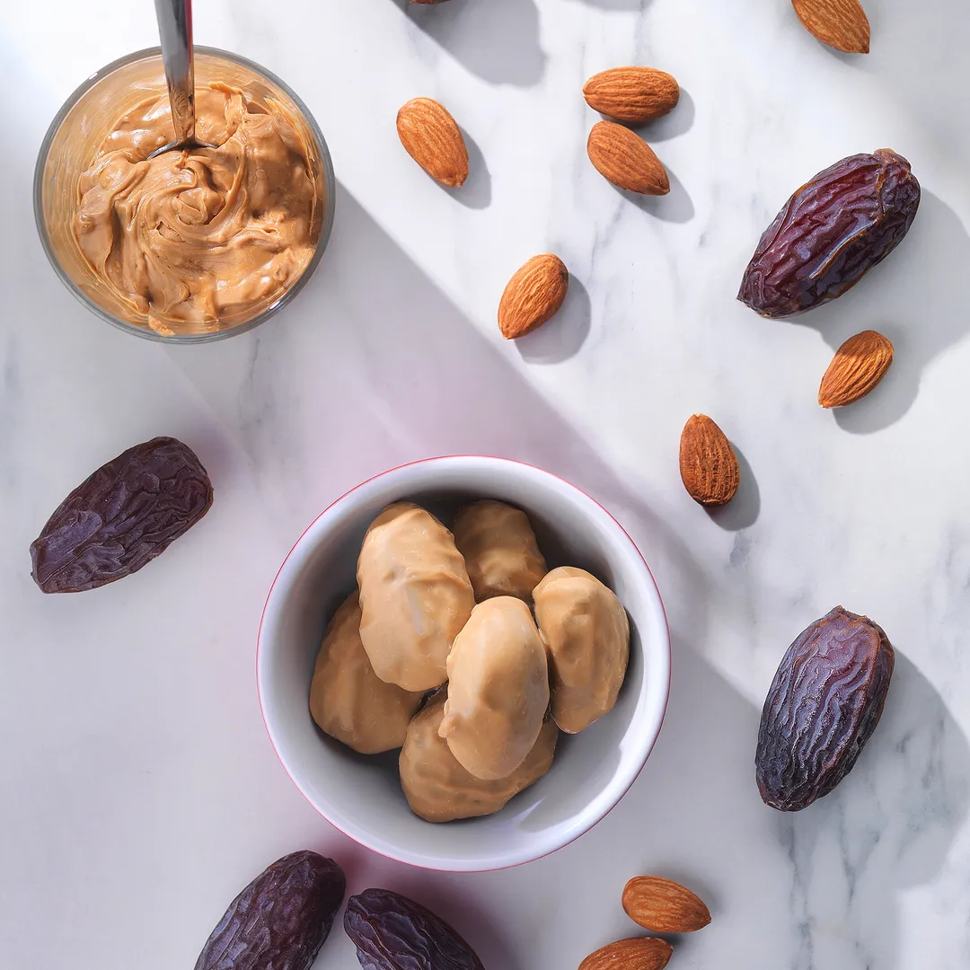 Medjool Dates Covered Caramel Belgian Chocolate & Stuffed with Almond 4,23 oz (120 gr)