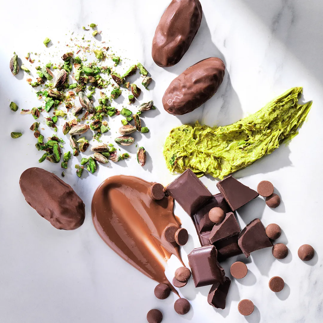 Medjool Dates Covered Milk Belgian Chocolate & Stuffed with Pistachio Cream 4.23 oz (120 g)